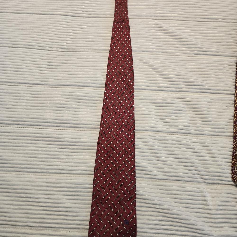 Gucci Red and White Patterned Tie